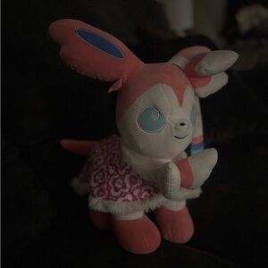 Pokémon Sylveon, Working Sound & Cape (Build-A-Bear)